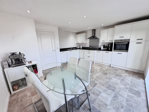 Photo 10- click for photo gallery